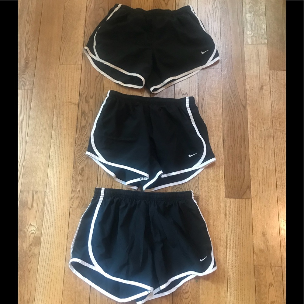 Nike Dri-fit Tempo shorts- Blk/white- Youth L